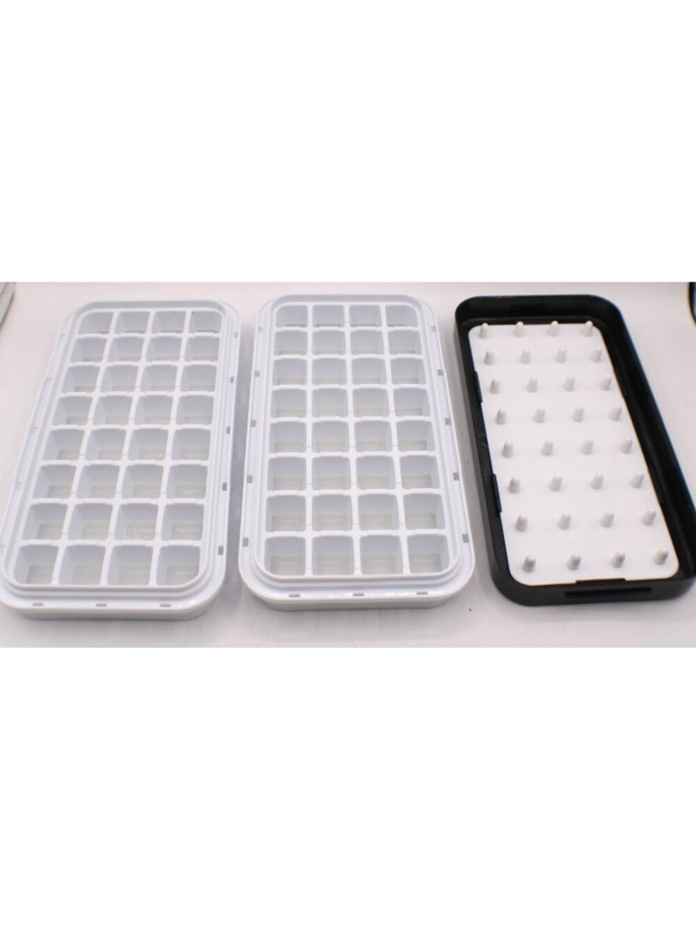 Stackable Ice Cube Trays Lid & Easy-Release Punch Bottom 64 Cubes White & Black